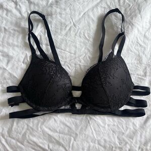 Victoria’s Secret Elegant Black Lace Strappy Bra